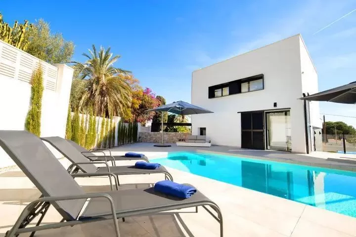 Villa Bassetes — 9